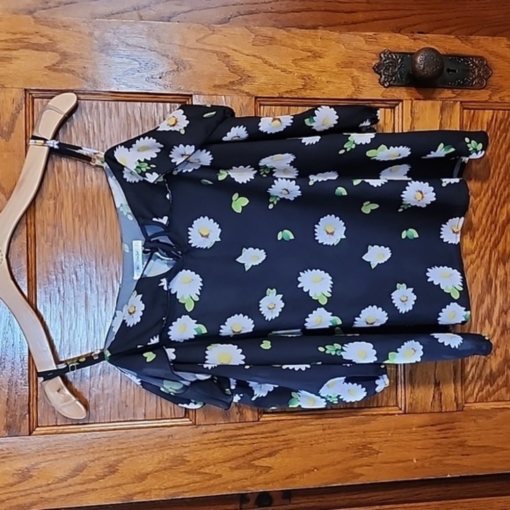 ✨️3/$20‎ ✨️Rose gal top